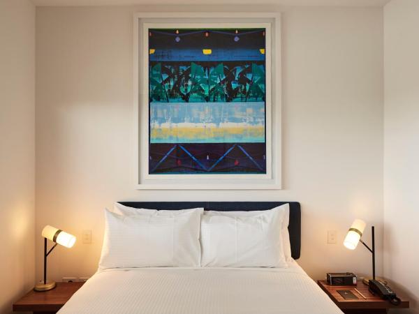 Art Series - The Johnson : photo 1 de la chambre suite studio