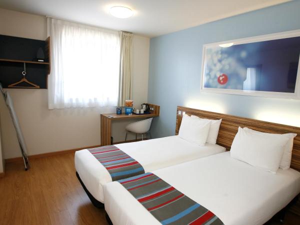 Travelodge Barcelona Poblenou : photo 3 de la chambre chambre lits jumeaux