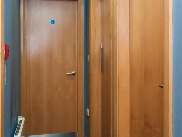 Russell Scott Backpackers Hostel : photo 6 de la chambre lit superposé dans dortoir pour femmes