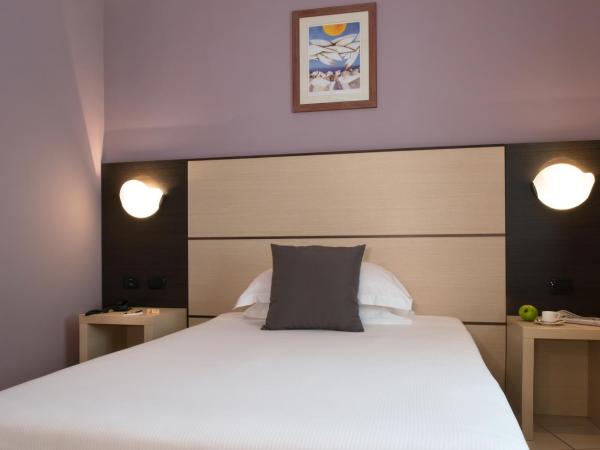 CDH Hotel La Spezia : photo 1 de la chambre chambre double avec petit lit double