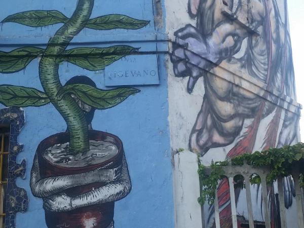 ----- The Navigli Junior Suite ----- Quiet & comfy vintage Junior Suite with cozy balcony - high floor lift to 4th floor - metro' verde -green subway Porta Genova : photo 2 de la chambre suite junior avec balcon