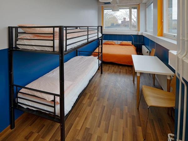 CheapSleep Hostel Helsinki : photo 10 de la chambre chambre familiale avec salle de bains commune
