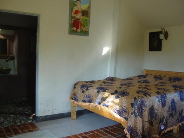 Baan Suan Jantra Home Stay : photo 4 de la chambre chambre lit queen-size - vue sur jardin