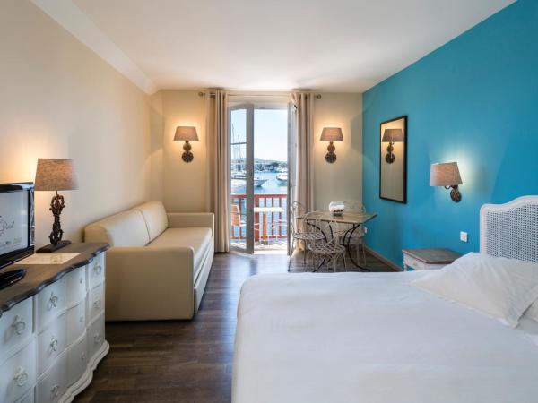 Le Suffren Htel : photo 2 de la chambre chambre prestige avec balcon - vue sur port de plaisance