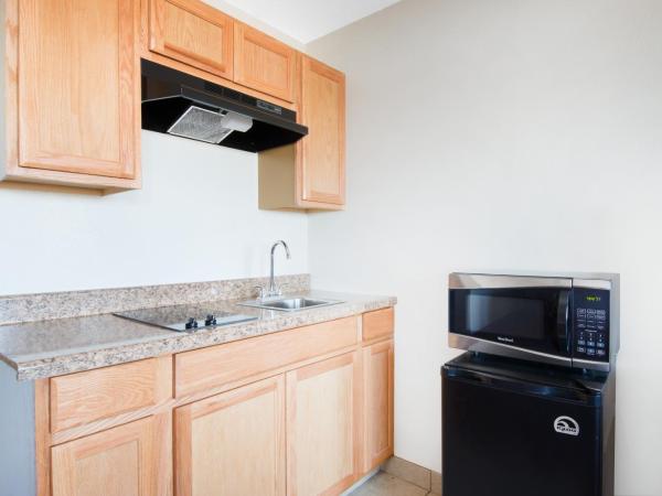 Hawthorn Suites by Wyndham Albuquerque : photo 3 de la chambre suite studio lit king-size - non-fumeurs