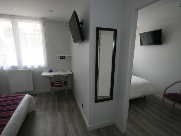 Hôtel Valencia : photo 1 de la chambre chambre triple avec douche
