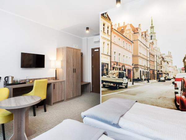 Meet Poznań Hotel : photo 2 de la chambre chambre lits jumeaux standard