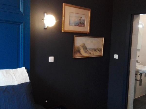 B&B Villa 36 : photo 5 de la chambre chambre double avec salle de bains privative