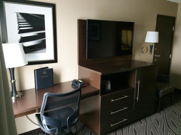 Best Western Plus Galleria Inn & Suites : photo 3 de la chambre chambre avec 2 grands lits queen-size