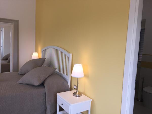 Resort Villa Isola B&B : photo 2 de la chambre chambre double deluxe avec balcon