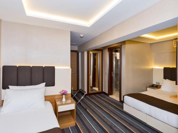 Bergama Hotel : photo 6 de la chambre chambre triple