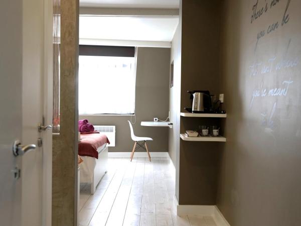 B&B BE IN BRUSSELS : photo 3 de la chambre grande chambre double