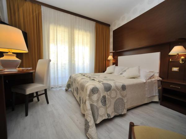 Hotel Corallo : photo 4 de la chambre chambre double ou lits jumeaux supérieure - vue sur mer