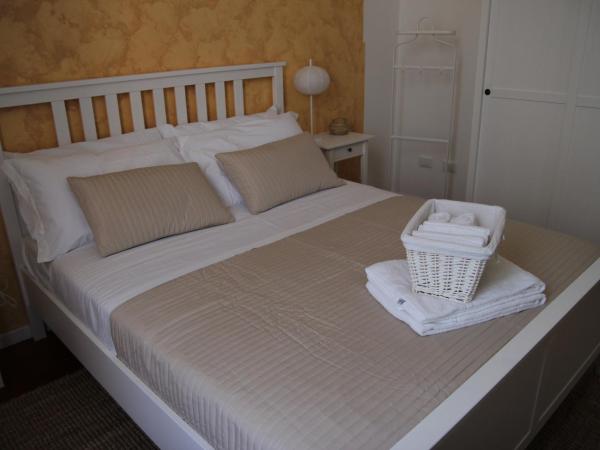 B&B Gallidoro : photo 10 de la chambre chambre double avec salle de bains privative extérieure