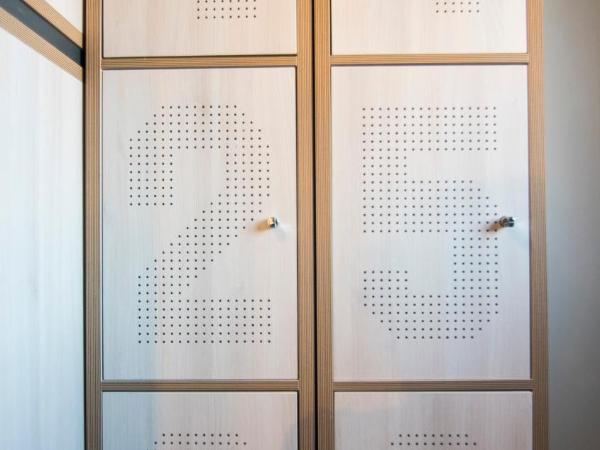 Koisi Hostel : photo 7 de la chambre lit dans dortoir mixte de 6 lits avec salle de bains privative