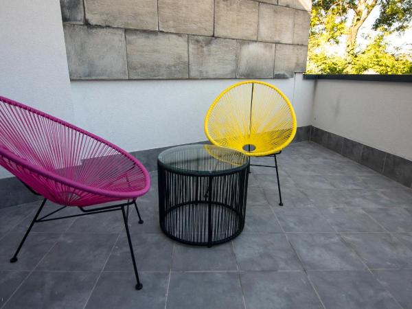 Koisi Hostel : photo 7 de la chambre chambre familiale de luxe avec salle de bains privative