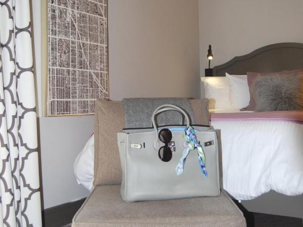 Hollywood Hotel : photo 6 de la chambre chambre avec 2 grands lits queen-size