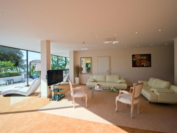 Royal Plaza Montreux : photo 5 de la chambre suite royale avec terrasse et vue sur le lac