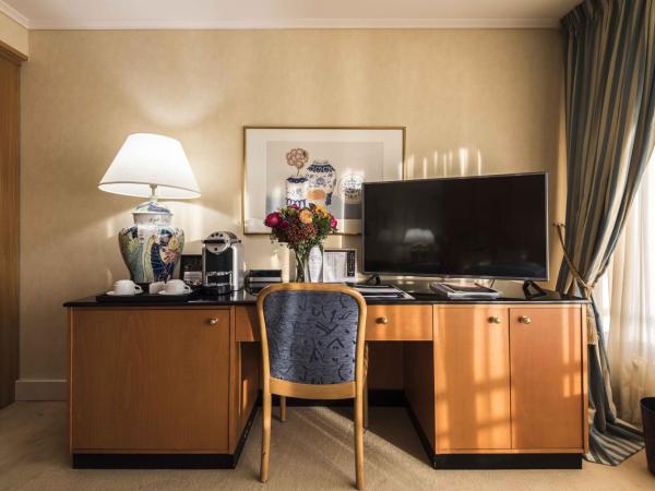 Royal Plaza Montreux : photo 5 de la chambre chambre double deluxe avec balcon - vue sur lac ou parc et lac