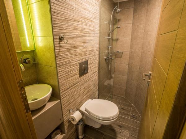 11City Rooms : photo 6 de la chambre petite chambre double avec balcon