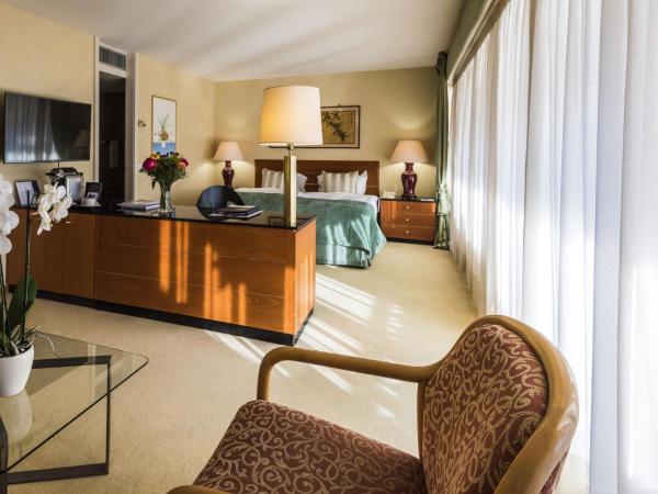 Royal Plaza Montreux : photo 2 de la chambre suite junior avec balcon - vue sur lac