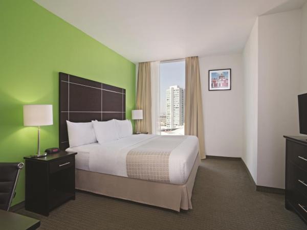 La Quinta by Wyndham Puebla Palmas Angelopolis : photo 5 de la chambre chambre lit king-size - non-fumeurs