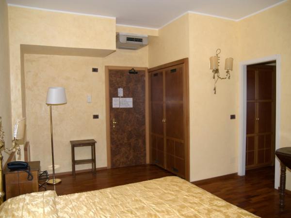 Hotel Continental : photo 4 de la chambre chambre double ou lits jumeaux