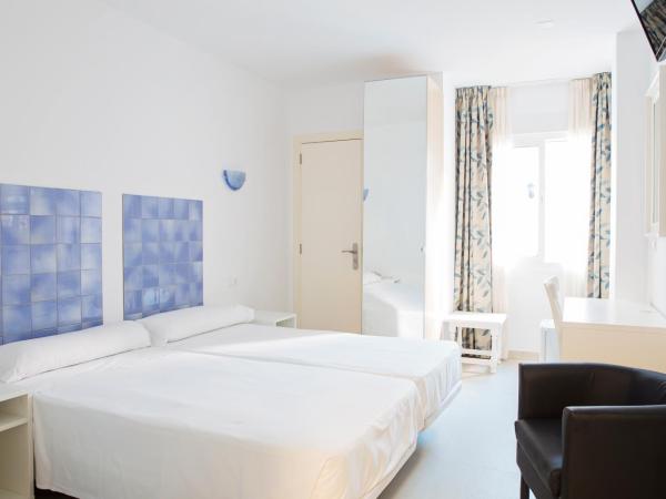 Hotel Eliseos : photo 5 de la chambre chambre double ou lits jumeaux