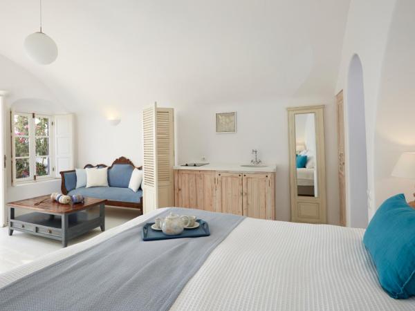 Atrina Canava 1894 : photo 3 de la chambre suite de luxe avec bassin profond extérieur - vue sur caldeira