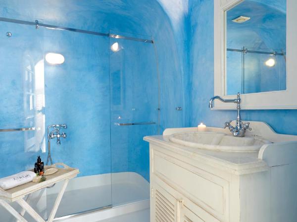 Atrina Canava 1894 : photo 6 de la chambre suite de luxe avec bassin profond extérieur - vue sur caldeira