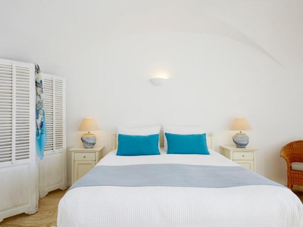 Atrina Canava 1894 : photo 5 de la chambre suite supérieure Élégante avec bain à remous intérieur - vue sur la caldeira