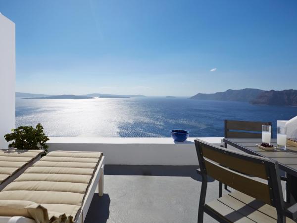 Atrina Canava 1894 : photo 2 de la chambre suite Élégante - vue sur caldera