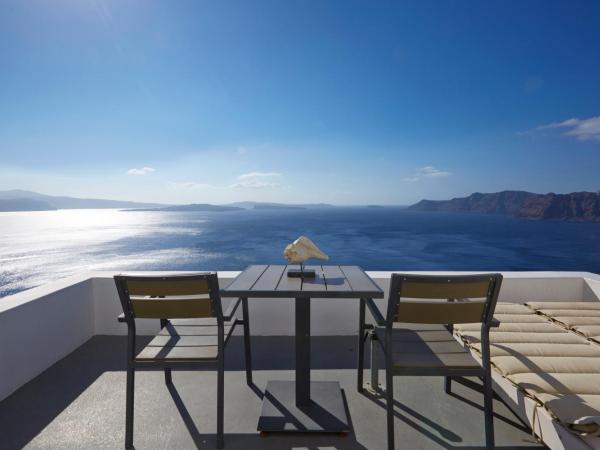 Atrina Canava 1894 : photo 3 de la chambre suite Élégante - vue sur caldera