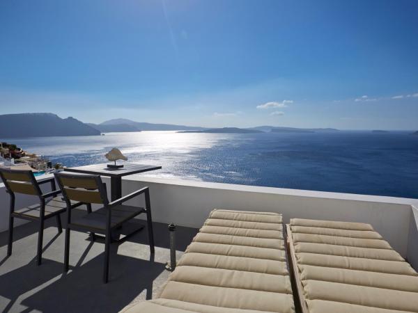 Atrina Canava 1894 : photo 1 de la chambre suite Élégante - vue sur caldera