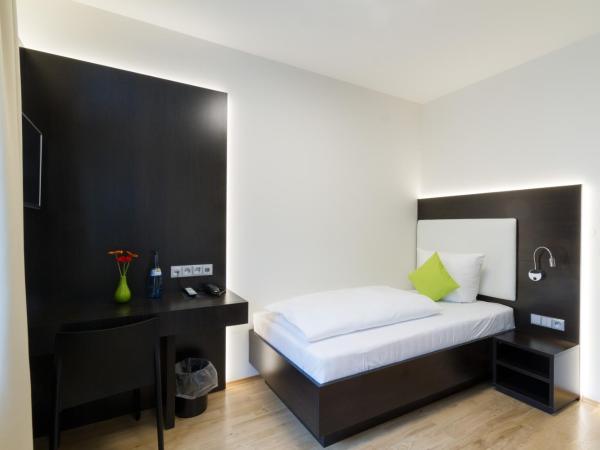 sevenDays Hotel BoardingHouse Mannheim : photo 5 de la chambre studio simple