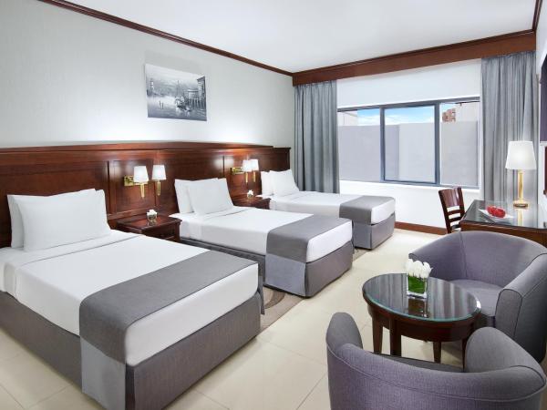 Admiral Plaza Hotel : photo 3 de la chambre chambre triple supérieure