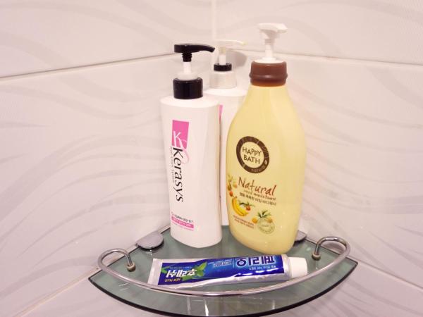 Able Guesthouse Hongdae 2 : photo 10 de la chambre chambre double avec salle de bains privative