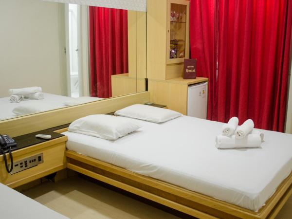 Hotel Hostal (Adults Only) : photo 8 de la chambre chambre triple avec baignoire