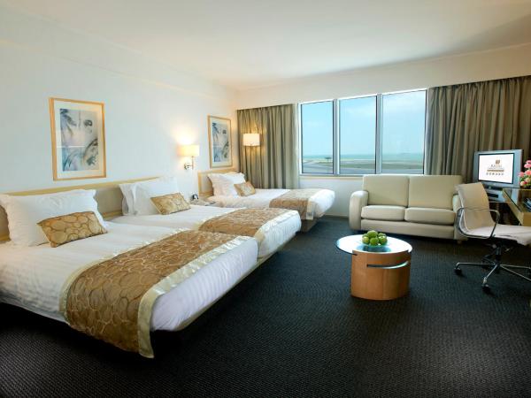 Regal Airport Hotel : photo 2 de la chambre chambre triple