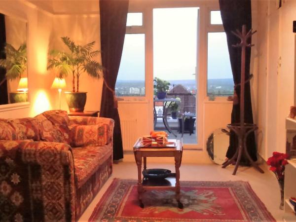 Crystal Palace B&B : photo 8 de la chambre suite deluxe avec lit king-size