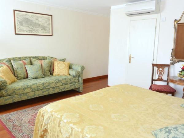 Hotel San Zulian : photo 2 de la chambre chambre triple