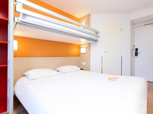 Premiere Classe Reims Sud - Bezannes : photo 2 de la chambre chambre triple (1 lit double et 1 lit simple)