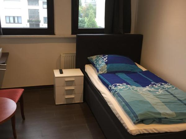 Hotel Restaurant Kroatia : photo 8 de la chambre chambre simple avec toilettes et douche communes