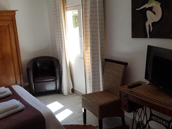 Hôtel Restaurant Le Provençal : photo 8 de la chambre chambre familiale