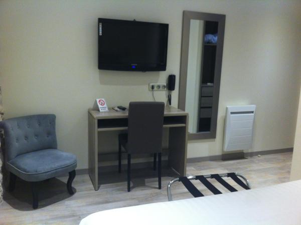 Hotel de la Couronne : photo 6 de la chambre chambre lit queen-size