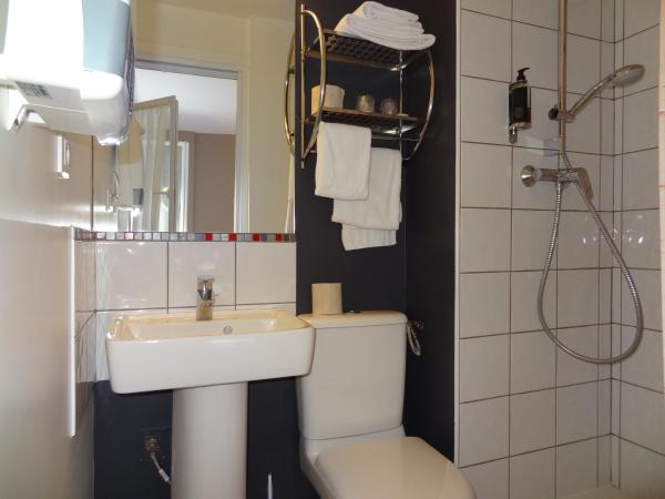 Cit'Hotel de la Marne : photo 2 de la chambre chambre double standard