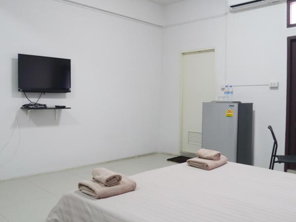 Baan Mai Guest House : photo 3 de la chambre chambre double standard