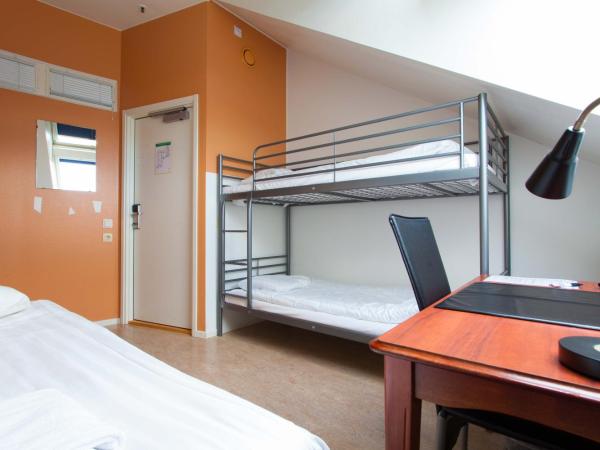 Pronova Hotell & Vandrarhem : photo 3 de la chambre chambre triple basique avec salle de bains commune