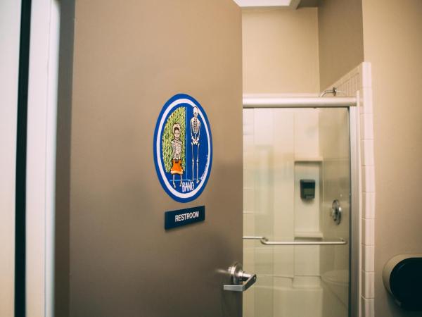 HI San Diego Downtown Hostel : photo 8 de la chambre private double room ensuite