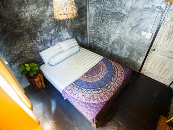 Sweet Life Community Guesthouse : photo 1 de la chambre petite chambre double